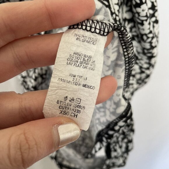 Black & White Floral Print Bodysuit With Spaghetti Straps By Gaze XS Size Polyes - Picture 6 of 8